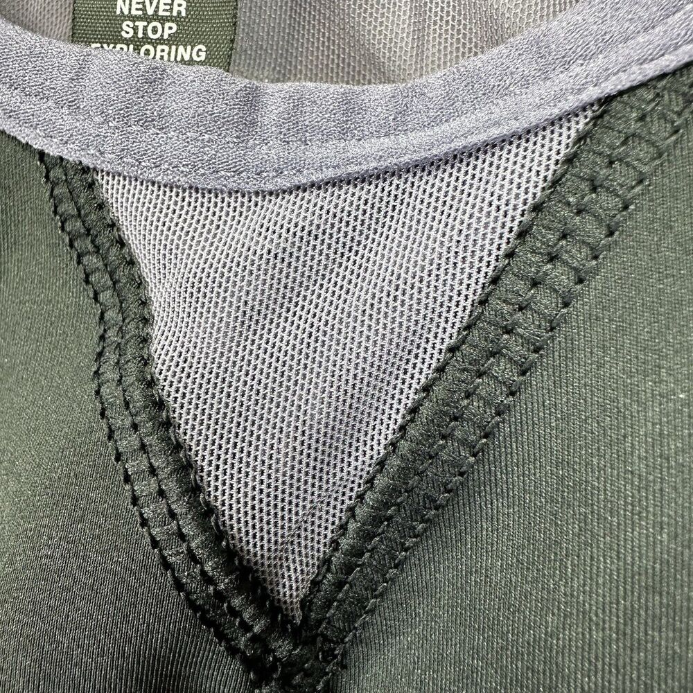 The North Face Women's M Trailwear Sports Tank Bra Never Stop Exploring Black - Picture 9 of 11